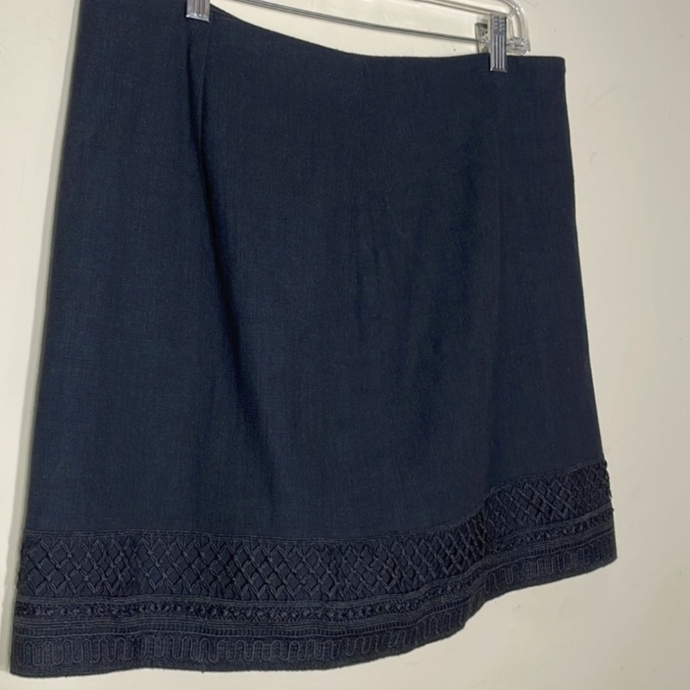 Ann Taylor LOFT Petites Skirt Black Women's Size 4P Hem Detail Career Office EUC
